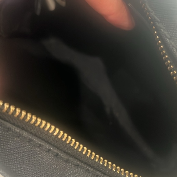 Marc Jacob’s EUC leather playback crossbody bag. Travel purse removable strap. - Picture 11 of 13